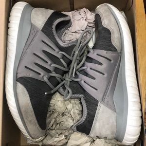 Adidas Tubular Radial